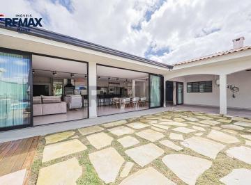 Casa · 300m² · 3 Quartos · 4 Vagas · Casa térrea com 300m2, 3 quartos (1 suíte), no Cajuru