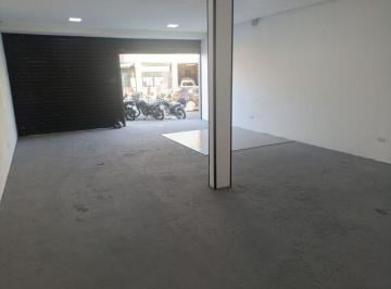 Comercial · 57m² · Salão em Jardim Layr, Mogi das Cruzes/SP de 57m² para locação R$ 2.200,00/mes