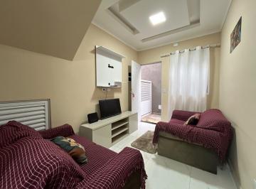 Casa · 70m² · 2 Quartos · 1 Vaga · Casa em Balneário Maracanã, Praia Grande/SP de 70m² 2 quartos para locação R$ 2.200,00/mes