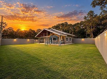 Casa · 144m² · 3 Quartos · 3 Vagas · Casa de campo com 03 dormitórios no Guaraguaçu