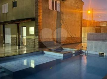 Casa · 220m² · 5 Quartos · 8 Vagas · Sobrado com 5 quartos à venda em Princesa - SP