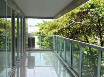 Apartamento de 4 quartos, Rio de Janeiro · Alugo Excelente Apto no Melhor Ponto do Leblon, Um por Andar 230m²