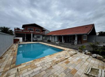 Casa de 3 quartos, Peruíbe · Casa com 3 quartos e piscina em Peruíbe - R$ 850.000,00.