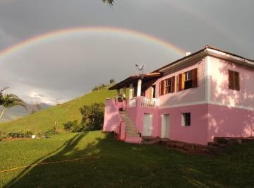 Foto 01 · Imperdível Chácara à Venda em Itajubá-MG, Bairro Angolá: 4 Quartos, 1 Sala, 1 Banheiro, 180m² de Áre