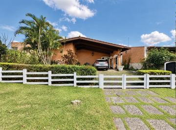 Foto 01 · Casa de Luxo em Condomínio: 3 quartos, 1 suíte, 5 salas, 3 banheiros, 3 vagas, 259,40m² em Cotia-SP,