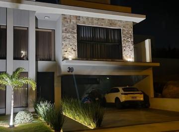 Casa · 230m² · 3 Quartos · 4 Vagas · Casa à Venda em Salto, 3 Suítes, 4 Vagas, Sol da Manhã