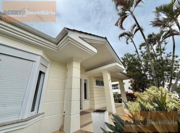 Casa · 230m² · 4 Quartos · 2 Vagas · Casa à Venda em Coqueiros, Florianópolis: 4 Dormitórios e Vista Livre