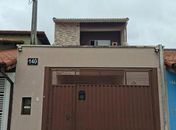 Casa · 170m² · 3 Quartos · 4 Vagas · Sobrado para venda com 3 suítes no Mogilar.
