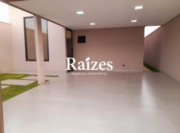 Casa · 150m² · 3 Quartos · 2 Vagas · Casa residencial no Bairro Novo Mundo com 3 quartos sendo 1 suíte e closet