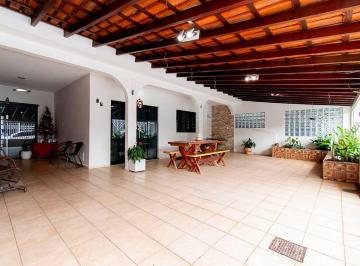 Casa de 3 quartos, · Venda Casa Guará sala 3 quartos 1 suíte 4 vagas de garagem 140m² de área útil, lote de 200m².
