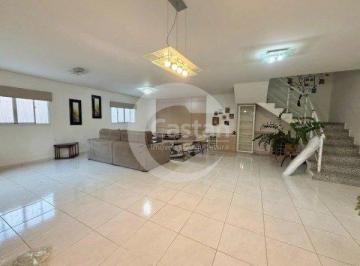 Casa · 220m² · 4 Quartos · 5 Vagas · Sobrado em Ipiranga