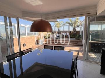 1 · COBERTURA COM UMA VISTA 180º DE TIRAR O FÔLEGO