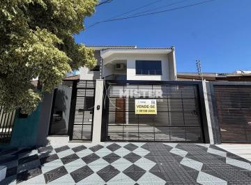 Casa · 150m² · 3 Quartos · 2 Vagas · SOBRADO COM 3 DORMITÓRIOS E PISCINA NO JARDIM SANTA HELENA EM MARINGÁ