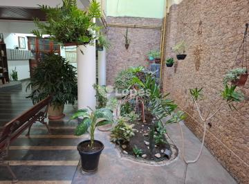 Foto 1 · Apartamento quarto e sala prédio bucólico no Riachuelo