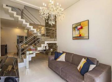 Casa de 3 quartos, Osasco · Casa de 135 m² com 3 quartos à venda em Ayrosa