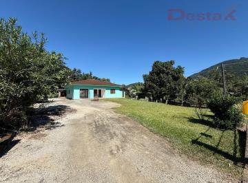 Casa · 140m² · 4 Quartos · 3 Vagas · Casa no bairro Fundos - Biguaçu