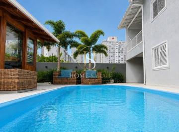 Piscina · Casa à venda - no Balneário Piçarras