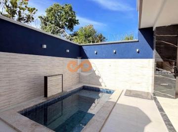 Casa · 115m² · 3 Quartos · 2 Vagas · Casa Térrea com piscina no centro da cidade
