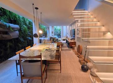 Casa · 180m² · 3 Quartos · 2 Vagas · Casa de Vila a venda totalmente reformada no Itaim Bibi, em localização privilegiada