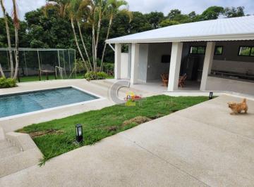Casa · 460m² · 5 Quartos · 6 Vagas · Casa Condomínio para Locação no City Castelo com 5 quartos, 5 suítes e 6 vagas de garagem.