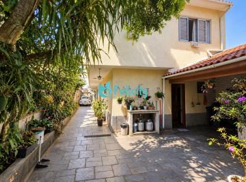 Casa · 420m² · 4 Quartos · 7 Vagas · Sobrado, 4 dormitórios, 1 suíte, 7 vagas, 420 m² no Jardim Mangalot