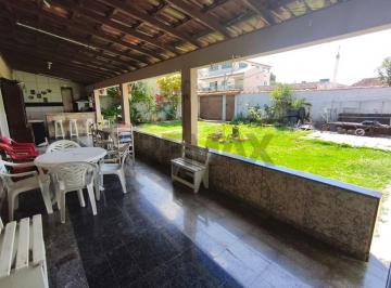 Casa · 280m² · 2 Quartos · 4 Vagas · Casa com Suíte, Quintal Gramado e Estrutura para Segundo Andar