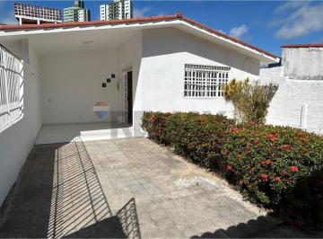 Casa · 300m² · 3 Quartos · 2 Vagas · Casa para locação em frente à Praça da Penha, Ponta Negra – R$ 3.000 mil