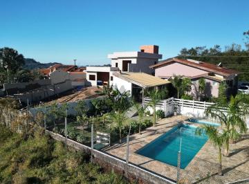 Rural · 221m² · 3 Quartos · 4 Vagas · Casa de Campo à Venda em Serra Negra, Alto da Boa Vista, com Piscina, Lareira e Vista para as Montan