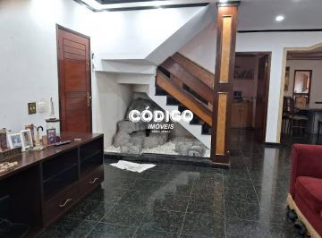 Sobrado Remato Maia · Sobrado sofisticado e espaçoso no Jardim Renato Maia – Guarulhos