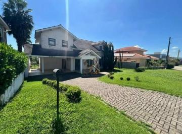 5acb685ac161c1eced67ca7742b929fcf9c1c152 · Casa de alto padrão com 5 suítes, escritório e área gourmet no Fazenda Imperial