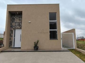 0cc1add00fc51b154c3479a1d3a84fbaf065bda0 · Linda casa térrea próximo shopping Tijuco Preto