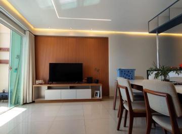 Apartamento de 2 quartos, Vicente Pires · Rua 3, Residencial Albuquerque — Varanda, reformado, lindo, elevador, armários, cozinha e sala grand