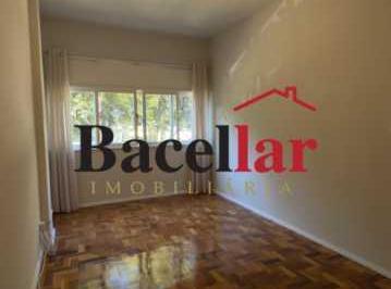 Apartamento · 51m² · 1 Quarto · 1 Vaga · Excelente apartamento sala quartos dependência vaga