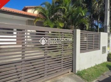 Casa · 61m² · 2 Quartos · Linda casa com 2 dorm, amplo pátio, FINANCIÁVEL em Garopaba