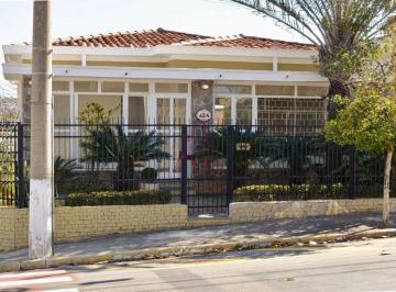 Casa · 218m² · 1 Quarto · 2 Vagas · CASA DE ESQUINA A VENDA – VERSATILIDADE PARA USO COMERCIAL OU RESIDENCIAL