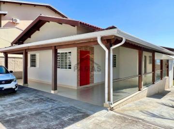 Casa · 162m² · 3 Quartos · 8 Vagas · Casa terrea muito conservada em condominio de Valinhos