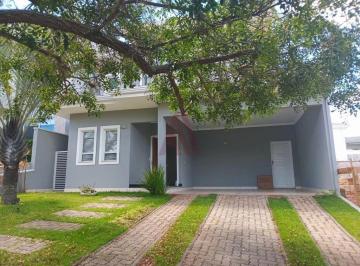 Casa · 230m² · 3 Quartos · 2 Vagas · Casa de luxo com piscina e churrasqueira em condominio exclusivo em Vinhedo