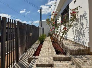 bxpo3f-22-1777324622.jpg · Casa com 3 quartos à venda em Piumhi, no bairro Centro