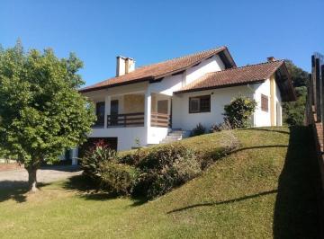 Foto 01 · Casa Residencial com 7 dormitórios, Sacada e Pátio para Locação