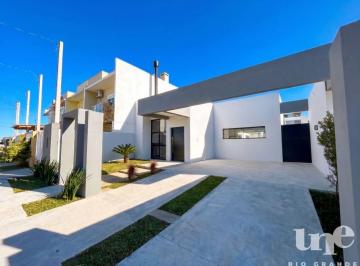 651ab63810a2d655978b77d8074d7fa38e675c8e · Casa em construção no Loetamento Nova Ipanema