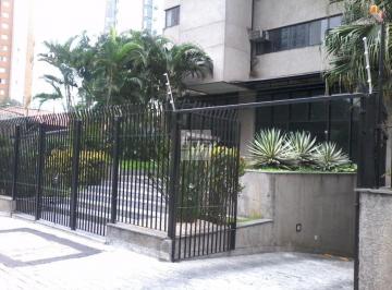 Comercial · 37m² · 1 Vaga · Sala comercial em Moema com 37 m² - 1 vaga - Excelente localização - disponível para venda ou locaç
