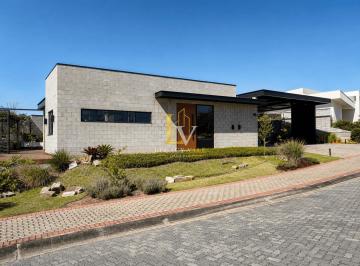 Casa · 260m² · 3 Quartos · CASA PARA ALUGAR NO CONDOMÍNIO ECOPARK BOURBON - CAÇAPAVA - 260M²