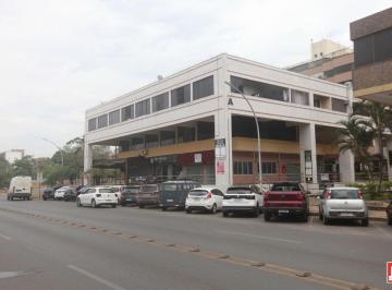 Apartamento de 1 quarto, Brasília · Kitnet ampla, nascente e avarandada na Asa Norte | 40 m²