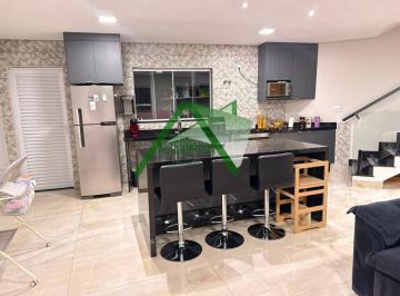 Casa de 3 quartos, · Excelente sobrado, perfeito para famílias, no bairro Santa Maria!!