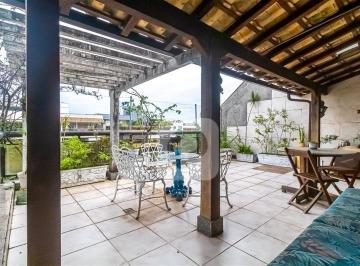 Apartamento · 256m² · 5 Quartos · 2 Vagas · Cobertura duplex de 256 m² na Avenida Genaro de Carvalho, no Recreio dos Bandeirantes.