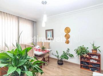 Sala · Apartamento 3 Quartos no Sagrada Família | Amplo, Conservado e com Vaga Livre