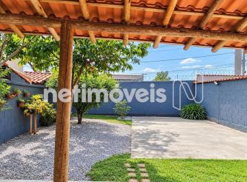 Área externa · 2 CASAS REFORMADAS À VENDA NO TIROL — ENTRADAS INDEPENDENTES E SAÍDA PARA 2 RUAS