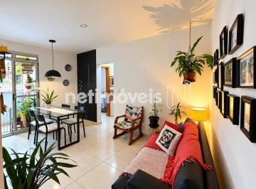 Sala · Oportunidade! Apartamento de 2 quartos com suíte, elevador e acessibilidade.