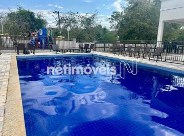 Piscina · Apartamento 2 Quartos em Condomínio Fechado com Lazer Completo!