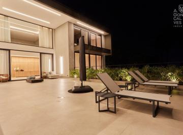 Casa · 645m² · 4 Quartos · 4 Vagas · Casa, 04 Suítes, 04 Vagas, Piscina, Santa Felicidade, Curitiba.